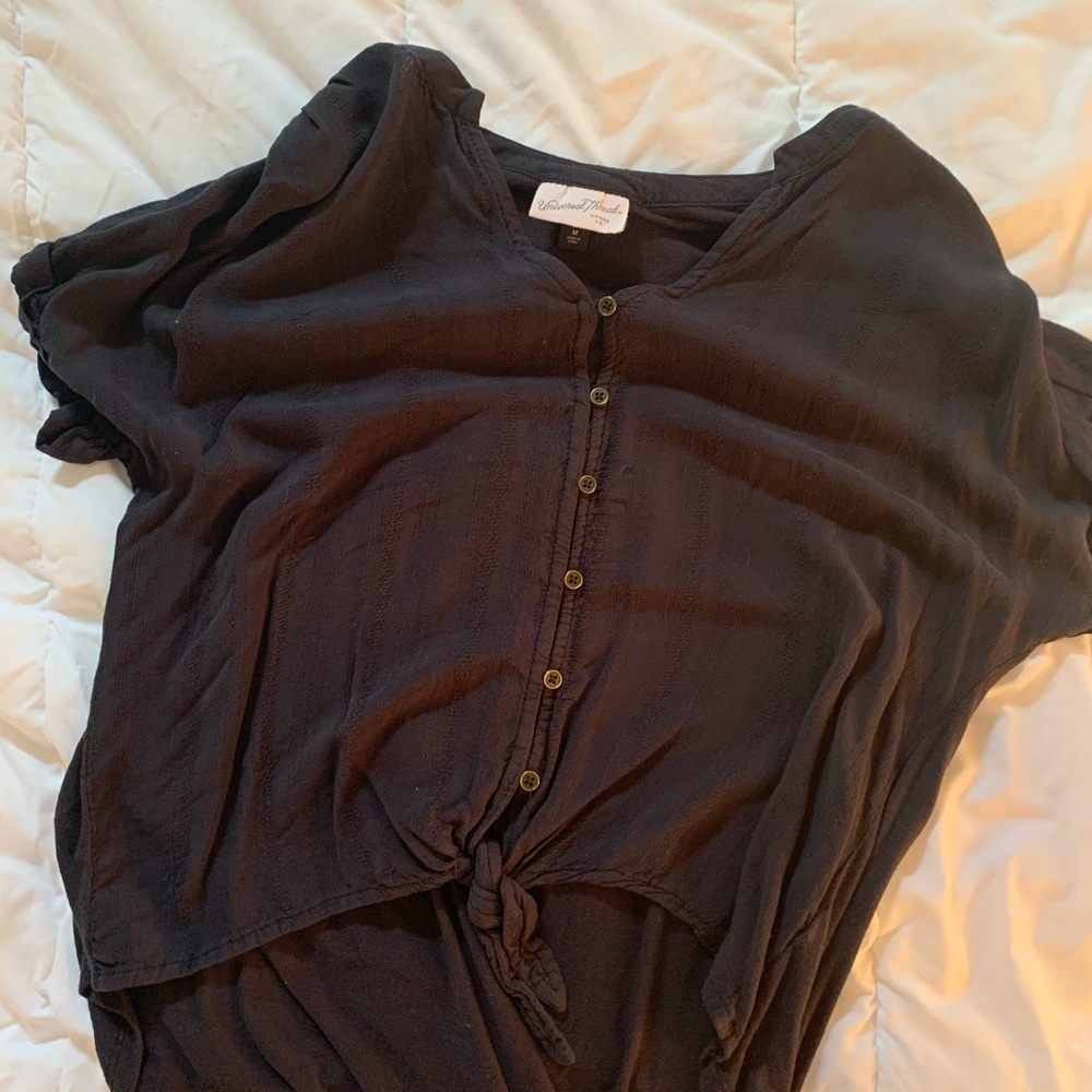 Universal Thread Tie Front Top